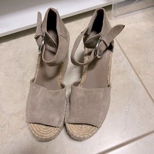 Marc Fisher Grey Espadrille Sandals in Size 9!